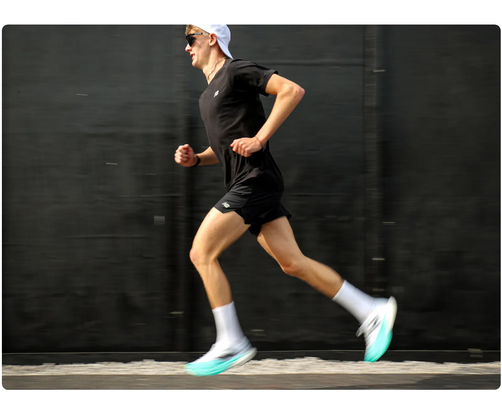 SportsShoes ULTRA member running
